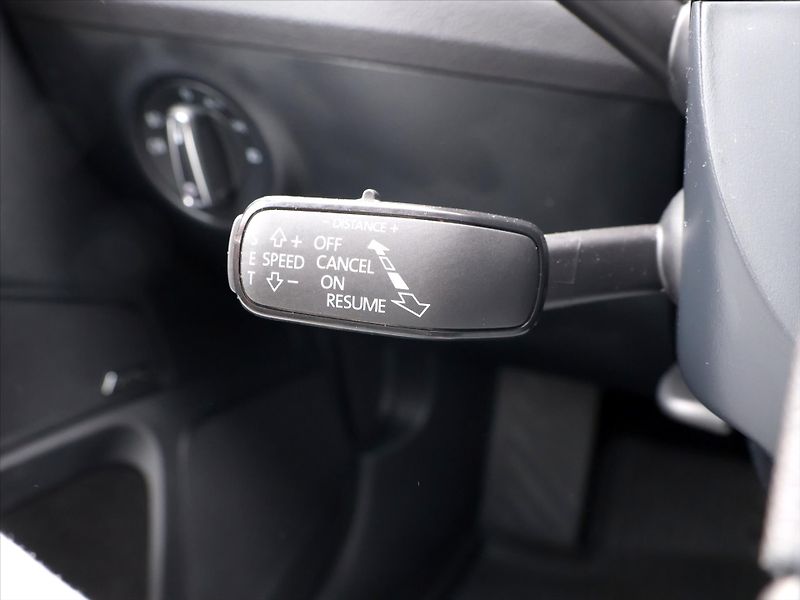Škoda Superb 2,0 TDI DSG L&K DPH CZ - fotka 20 z 34
