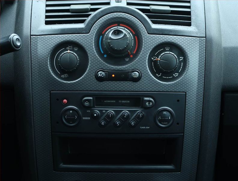 Renault Mégane (2003) 1.6 16V , po STK, Klima - fotka 12 z 15