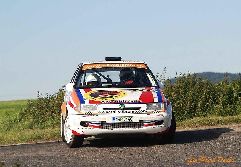 Jiří Hladík se svým zbrusu novým vozem Renault Clio Rally5 Phase II.