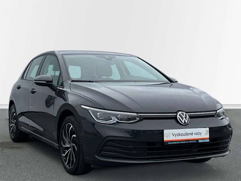 Volkswagen Golf (2024) 1.0 TSI Life - fotka 6 z 20