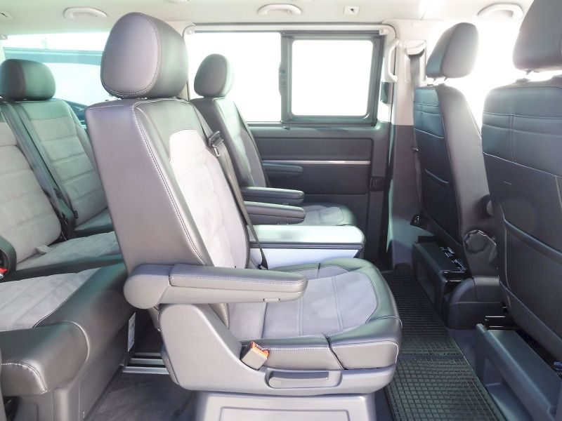 Volkswagen Multivan (2021) Highline 2,0 TDI 150kW DSG 4MO - fotka 22 z 30