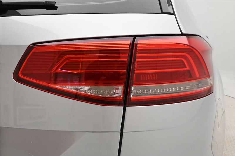Volkswagen Passat 2,0 TDI 110 kW Navigace Záruka - fotka 30 z 31