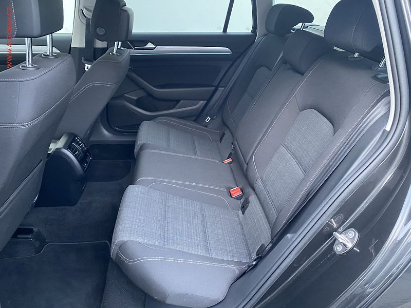 Volkswagen Passat (2020) 2.0 TDi, Business, DSG, LED - fotka 10 z 19
