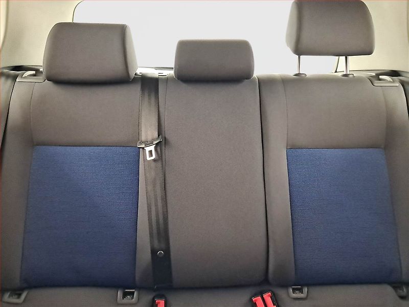 Volkswagen Golf (2005) 1.6, Automat, Serv.kniha - fotka 10 z 15