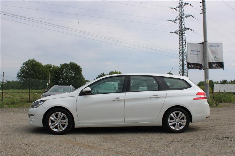 Peugeot 308 1,6 HDi  1.maj.,ČR,73.469km - fotka 8 z 24