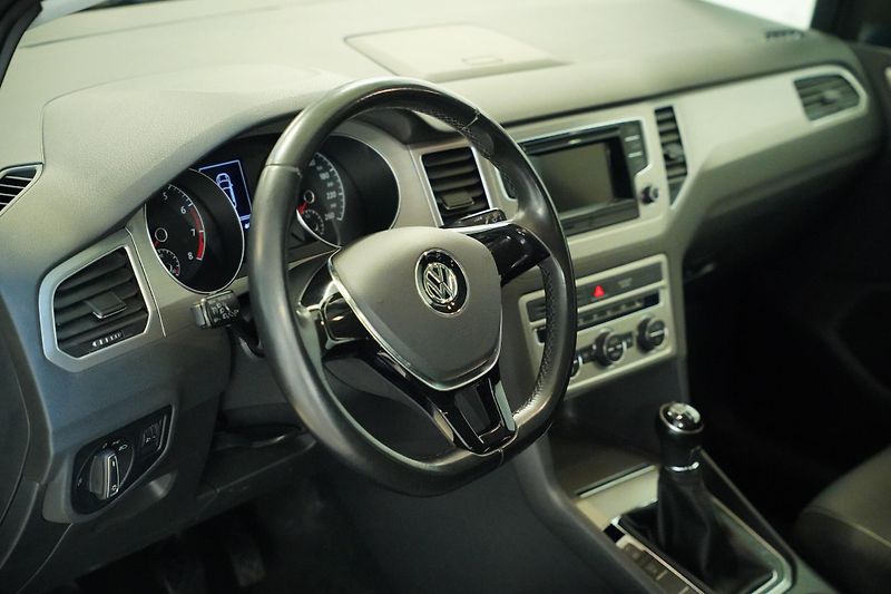 Volkswagen Golf - fotka 14 z 22
