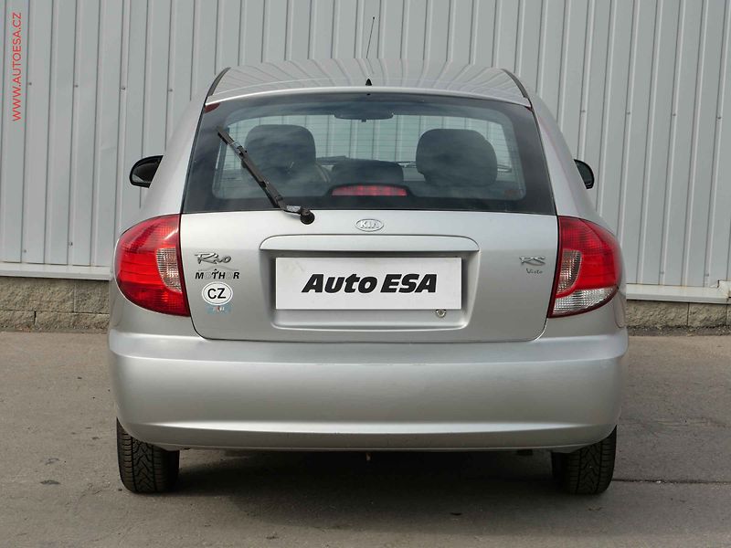 Kia Rio (2005) 1.3i - fotka 5 z 13