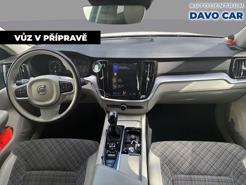 Volvo V60 2,0 D3 110kW Drive-E Momentum - fotka 5 z 7