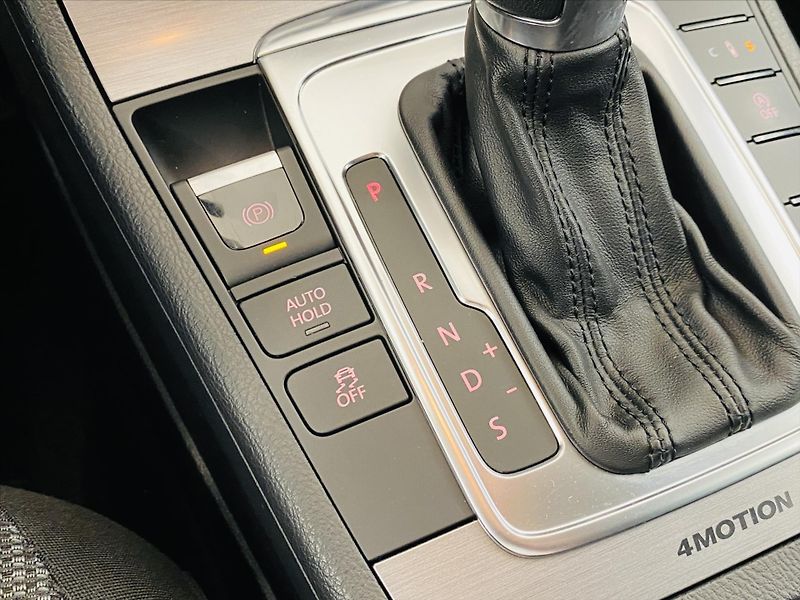 Volkswagen Passat 2,0 TDI DSG 125 kW 4Motion - fotka 20 z 26