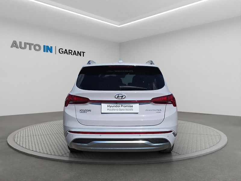 Hyundai Santa Fe (2022) LUXURY 2.2 CRDi DCT 4x4, 7 mís - fotka 5 z 30
