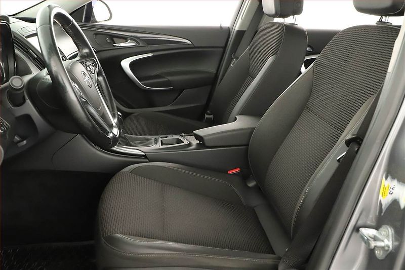 Opel Insignia (2016) 2.0 CDTI, Xenony, Tempomat - fotka 7 z 14
