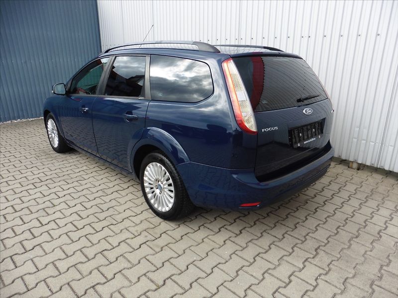 Ford Focus 1,6 TDCi Tournier - fotka 3 z 18