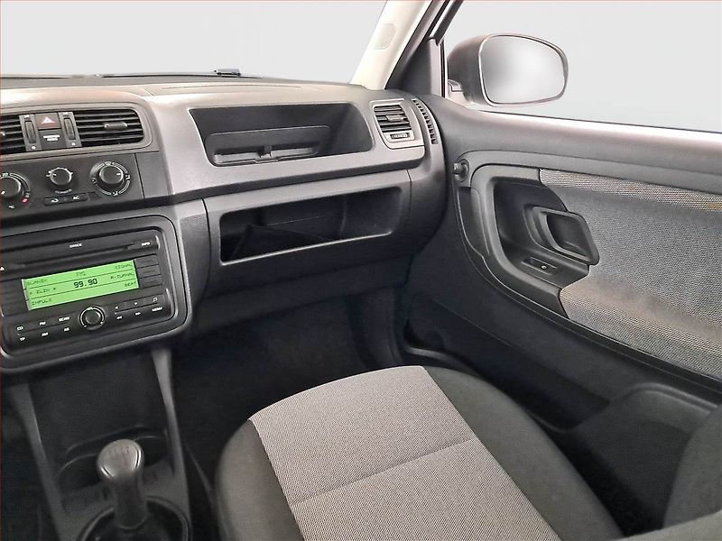 Škoda Fabia (2010) 1.4 16V - fotka 8 z 14