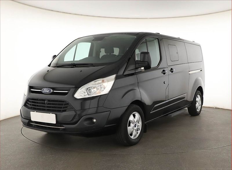 Ford Tourneo Custom (2017) Titanium 2.0 EcoBlue, ČR, 1Maj - fotka 2 z 20