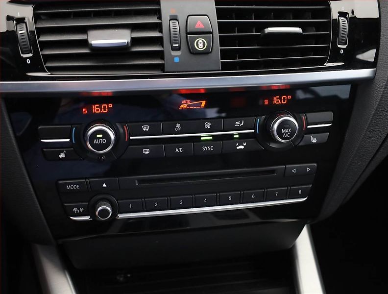BMW X4 (2014) xDrive30d, 4X4, Automat - fotka 11 z 19