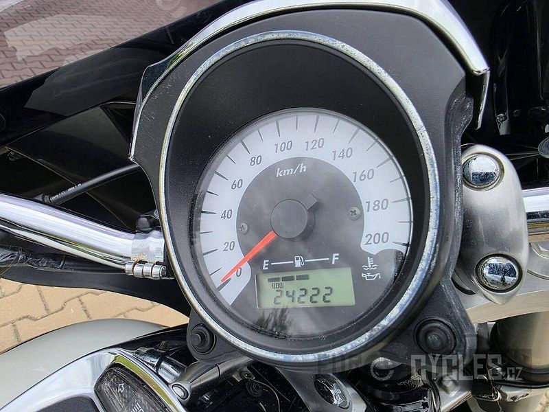 Suzuki Intruder M 800 (2010) - fotka 18 z 18
