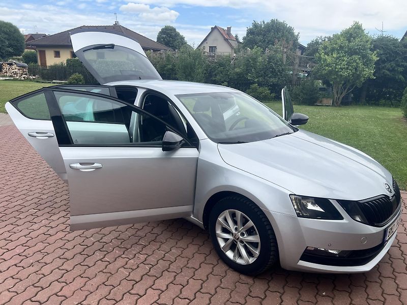 Škoda Octavia 1.5TSI 110KW,STYLE,DSG,ALU,DPH - fotka 32 z 43