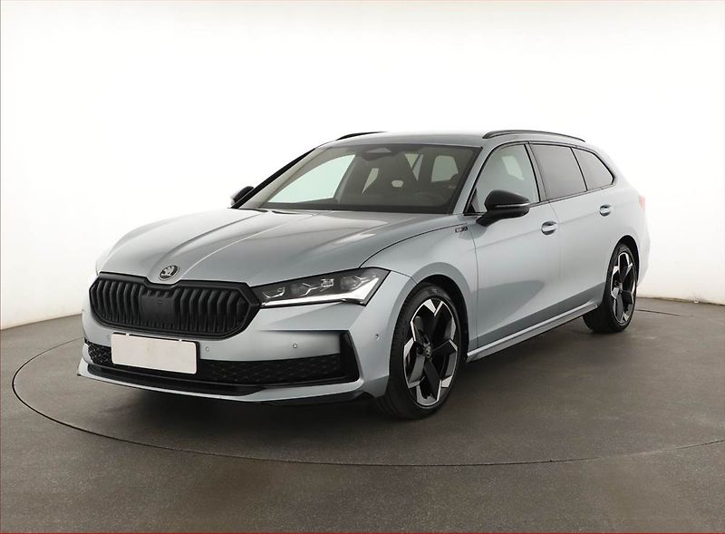 Škoda Superb (2025) 2.0 TDI, SPORTLINE, 4X4 - fotka 2 z 20