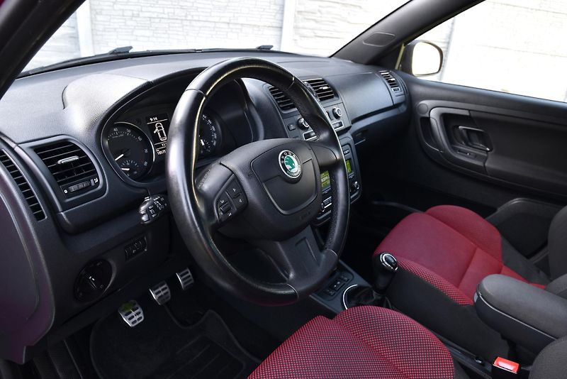 Škoda Fabia 1.2 TSi MONTE CARLO,KLIMA,TEMP - fotka 9 z 43