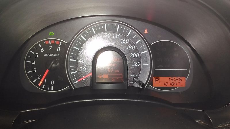 Nissan Micra (2015) 1,2I 59KW,AUTOMAT,NAVI,ALU,SER - fotka 23 z 32