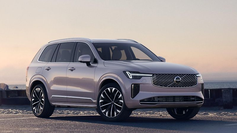 Volvo XC90 (2026) B5 AWD AUT BRIGHT PLUS 7míst - fotka 2 z 11