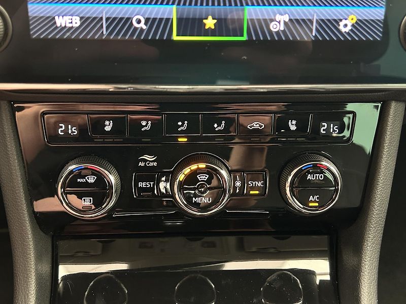 Škoda Superb 2.0 TDI L & K - fotka 20 z 34