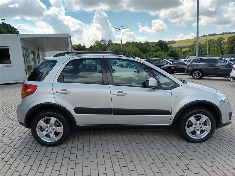 Suzuki SX4 1,6 VVT,88KW,4X4,VÝHŘEV,KOLA - fotka 4 z 47
