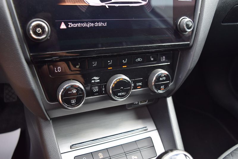 Škoda Octavia (2018) 1.4TSI 110kw ED. DRIVE TAŽ APP - fotka 22 z 43