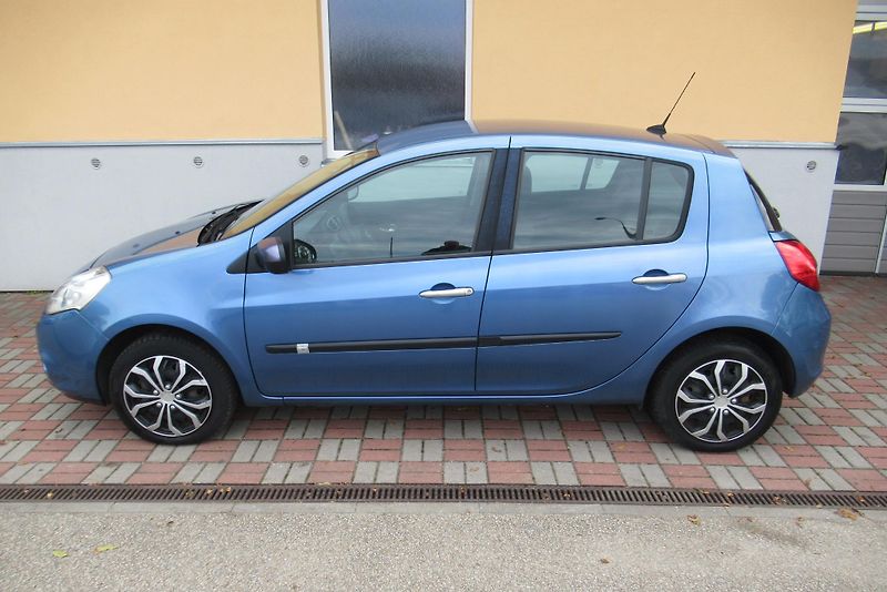 Renault Clio 1.2i  KLIMA  NAVIGACE - fotka 6 z 21