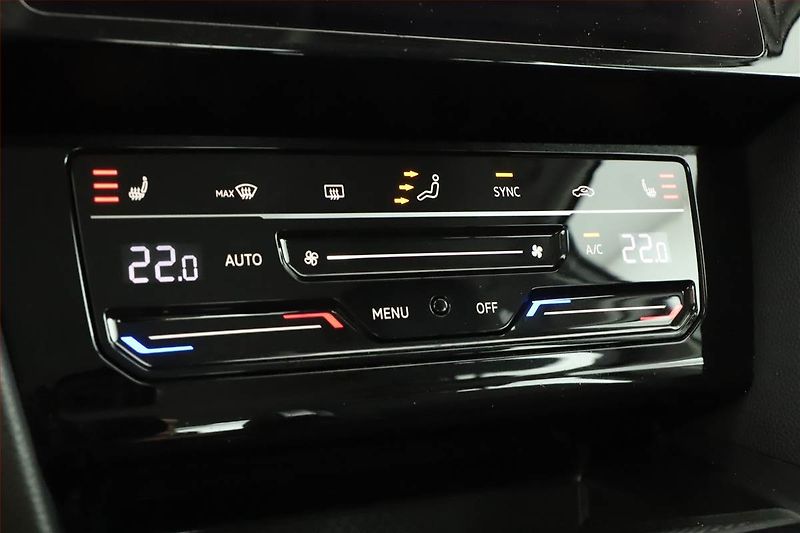 Volkswagen Passat (2020) 1.5 TSI - fotka 15 z 21