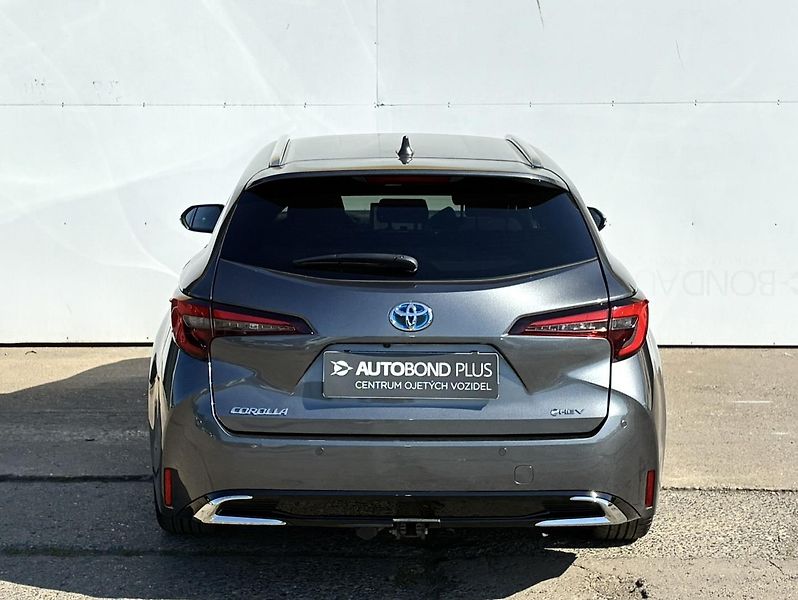 Toyota Corolla 1.8 HSD 140k e-CVT Style Tažné - fotka 9 z 23
