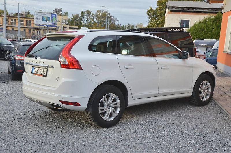 Volvo XC60 (2017) // REZERVOVÁNO //  - fotka 6 z 38