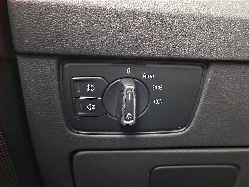 Volkswagen Passat (2019) 1.6 TDI, Automat, Navi - fotka 19 z 21