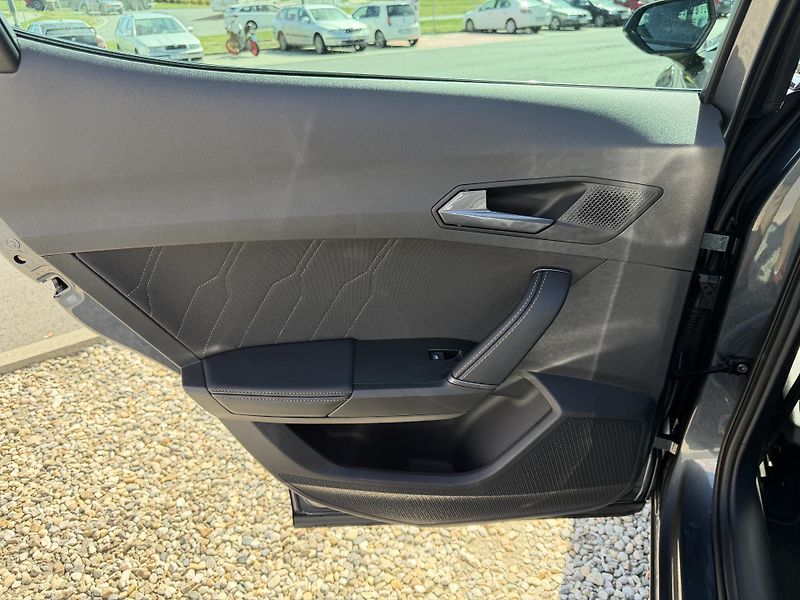 Cupra Formentor 1,5 eTSi/110kW - DSG - fotka 57 z 92