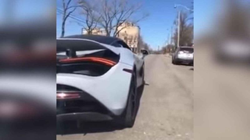 McLaren 720S.