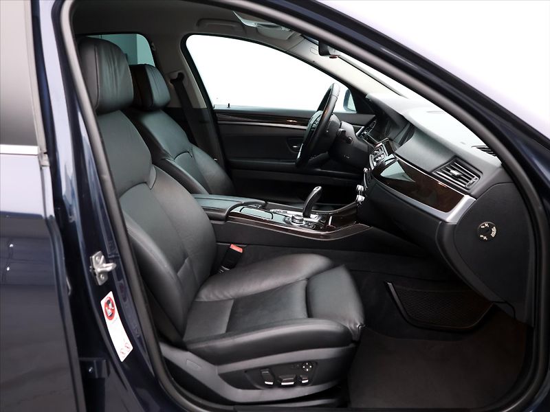 BMW Řada 5 3,0 535i 225kW Aut.klima Kůže - fotka 11 z 41