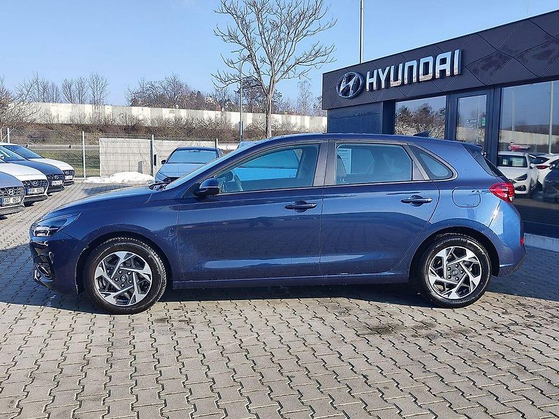 Hyundai i30 1.5i/71kW Comfort 16 - fotka 8 z 29