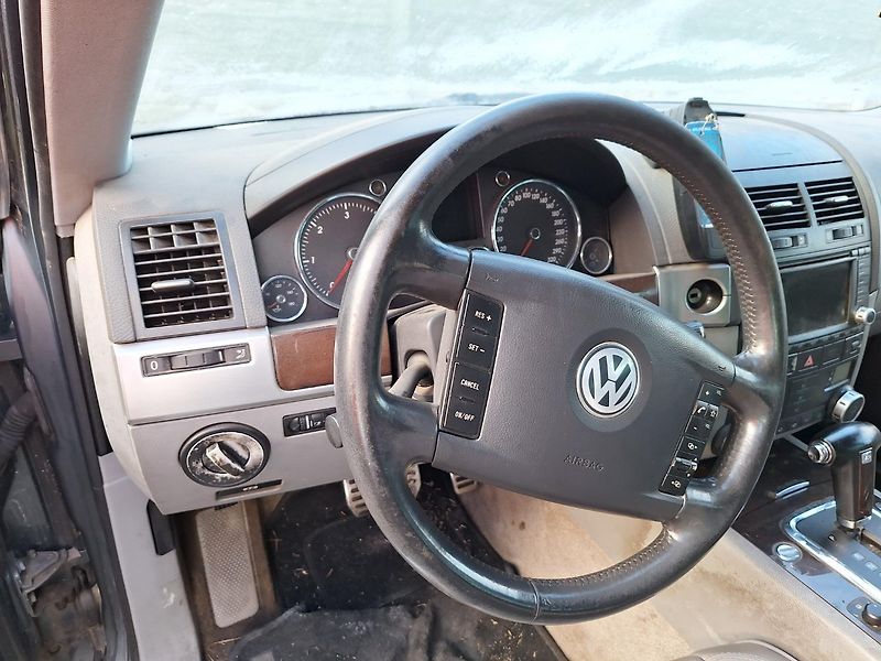 Volkswagen Touareg (2004) 5.0 230 kw motor K.O. - fotka 14 z 18
