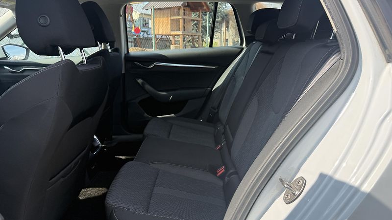 Škoda Octavia (2021) 2.0TDI KOMBI MANUÁL  - fotka 12 z 23