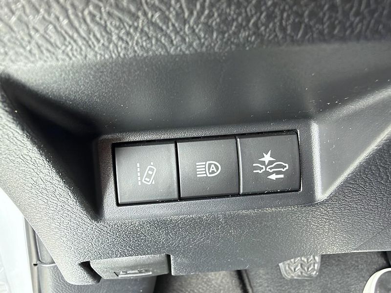 Toyota Yaris 1.5i 82 kW navi. serviska - fotka 14 z 18