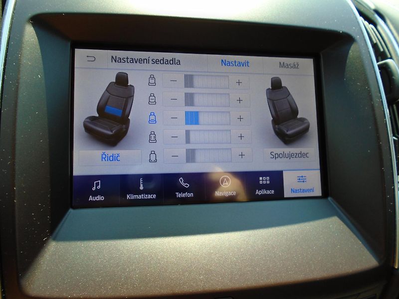 Ford S-MAX 2.0 EcoBlue 140kW 8AT Vignale - fotka 29 z 49