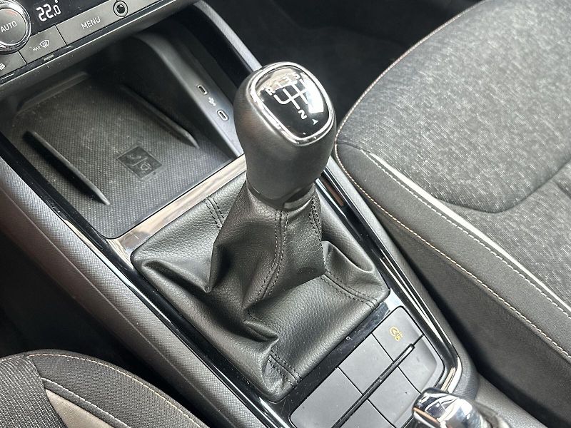 Škoda Kamiq (2023) 1.0 TSI Style - fotka 15 z 28