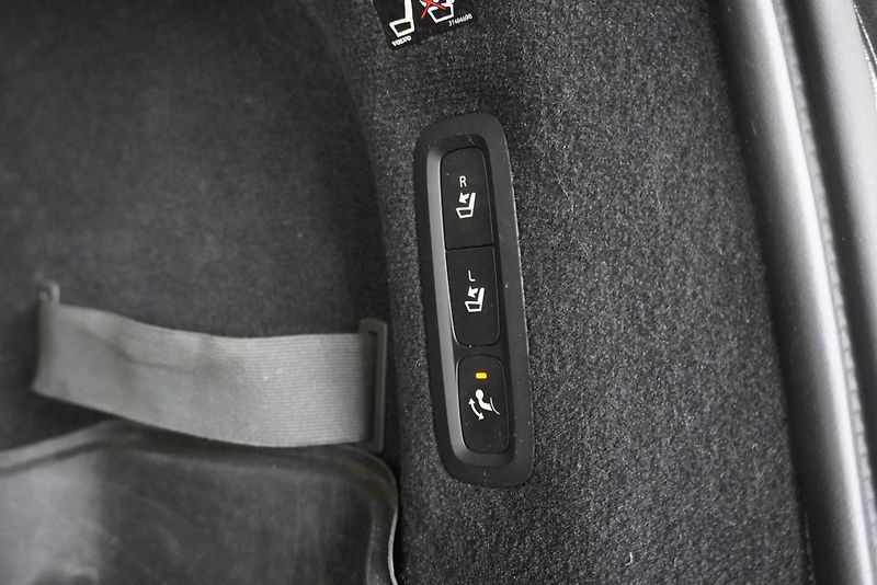 Volvo V90 2.0 D4 MOMENTUM AUTOMAT 8st. - fotka 12 z 31