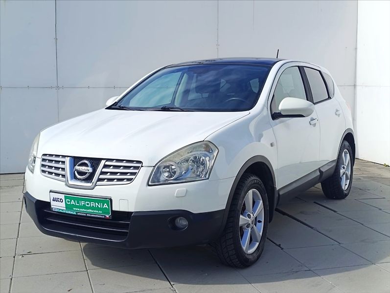 Nissan Qashqai 1,5 DCi Navi Kamera Panorama - fotka 2 z 31
