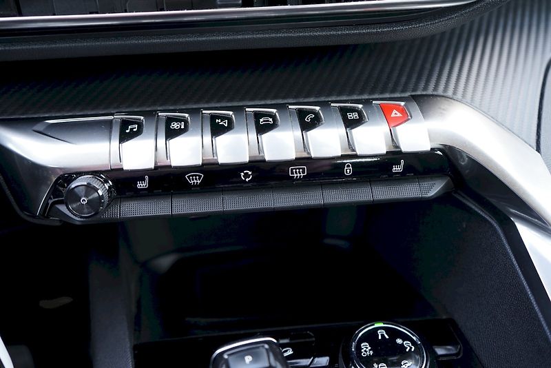 Peugeot 5008 (2020) 1.6 PureTech 180 S&S EAT8 - 7 - fotka 18 z 23