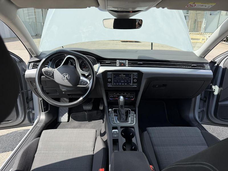 Volkswagen Passat (2022) 1.5 TSI, 110KW, DSG, ACC - fotka 16 z 17