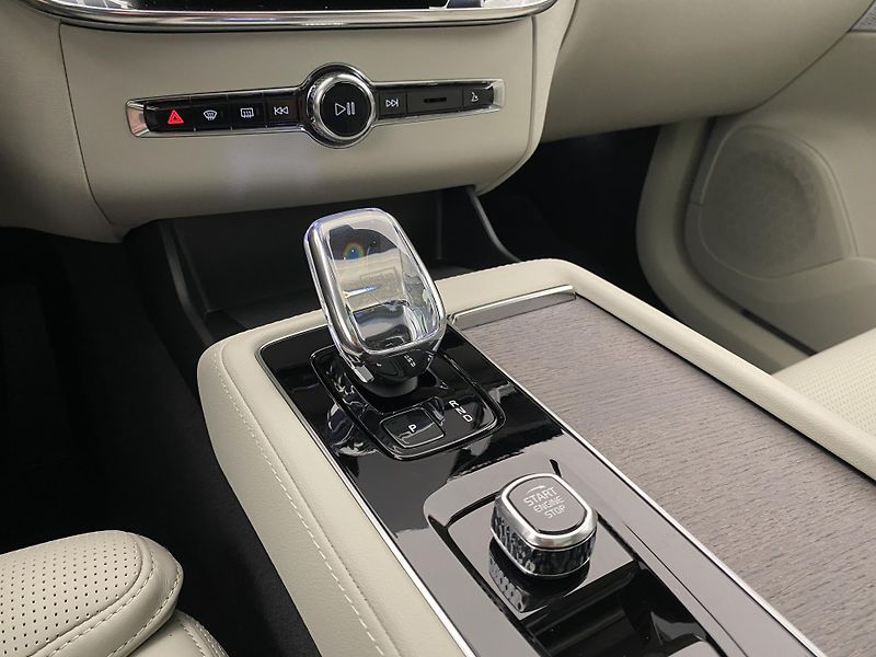 Volvo XC90 (2026) T8 AWD Plug-in BRIGHT ULTRA - fotka 37 z 72