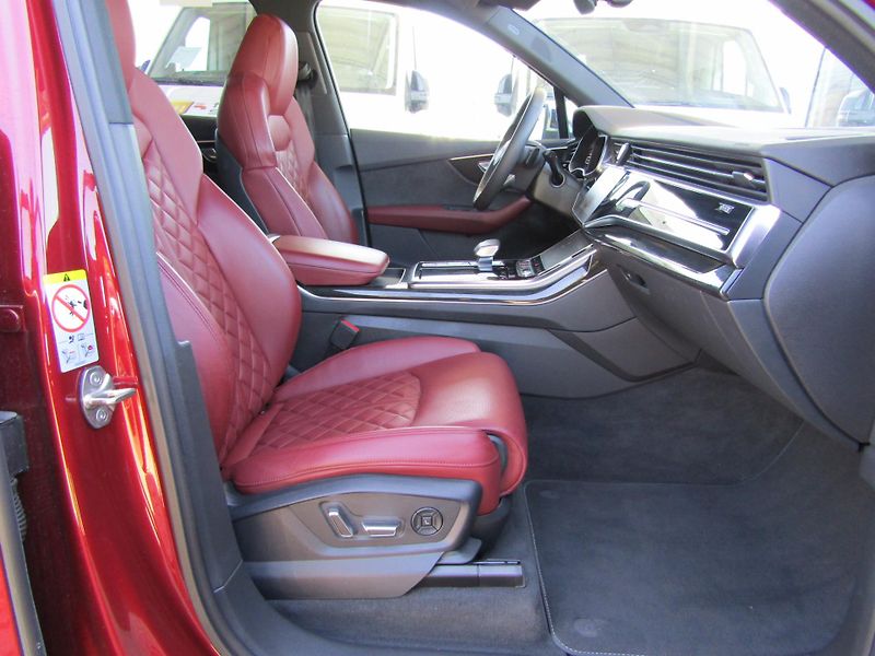 Audi SQ7 S-Line 4.0 TDI 320KW - fotka 19 z 30
