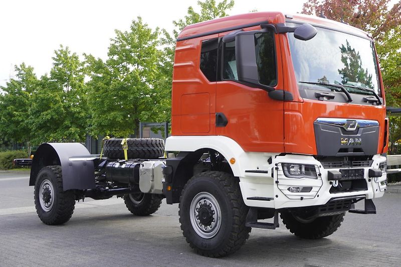 MAN TGM (2026) 18.250 4x4 / chassis 520 cm - fotka 12 z 24