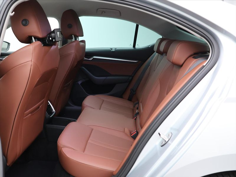 Škoda Octavia 2,0 TDI 110kW DSG Ultimate CZ - fotka 13 z 29